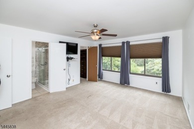 Welcome to this meticulously kept 2-bedroom townhouse complete - photo 22