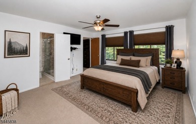 Welcome to this meticulously kept 2-bedroom townhouse complete - photo 23