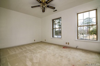 This three-story WATERFRONT townhome is an excellent investment - photo 23