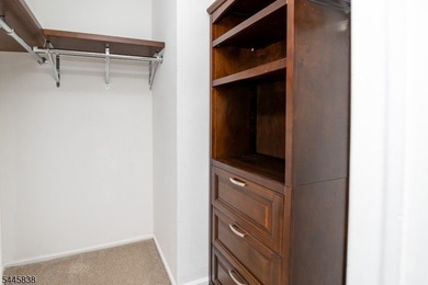 Welcome to this meticulously kept 2-bedroom townhouse complete - photo 24