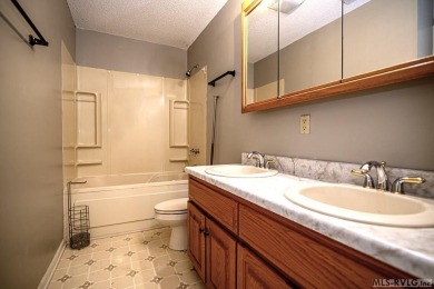 This three-story WATERFRONT townhome is an excellent investment - photo 28