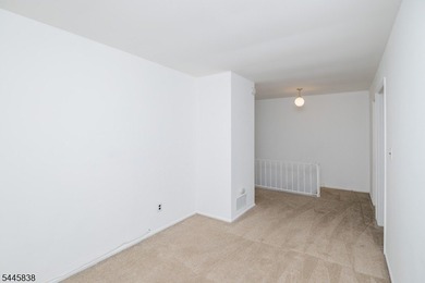 Welcome to this meticulously kept 2-bedroom townhouse complete - photo 31