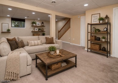 Welcome to this meticulously kept 2-bedroom townhouse complete - photo 33
