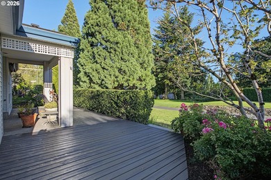 This property is situated on a premier golf course location - photo 3