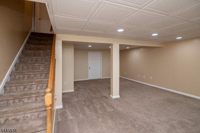 Welcome to this meticulously kept 2-bedroom townhouse complete - photo 35