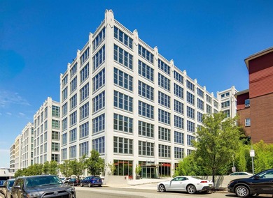 This 1,400 sq.ft. 2 bedroom, 2 bathroom duplex penthouse at - photo 36