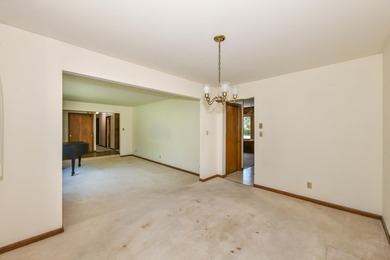 Spacious and inviting 3 bedroom, 2 bath ranch on a beautiful - photo 15