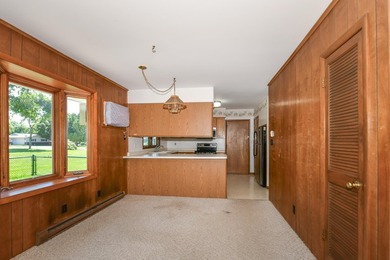 Spacious and inviting 3 bedroom, 2 bath ranch on a beautiful - photo 19