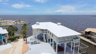 One of Horseshoe Beach's Finest.... This Luxurious 2/2 Gulf - photo 4