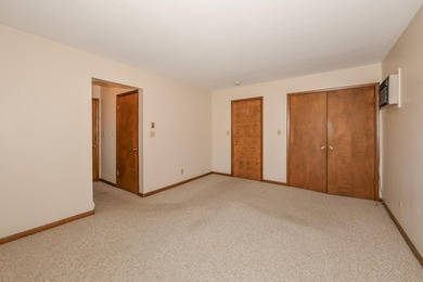 Spacious and inviting 3 bedroom, 2 bath ranch on a beautiful - photo 25