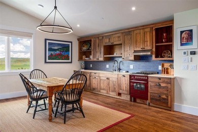 A custom-built legacy home within the gates of Marabou Ranch - photo 26