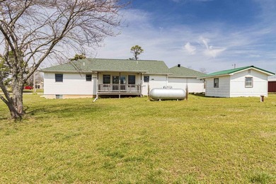 Peaceful country life awaits! This 2 bedroom, 2 bathroom home is - photo 37