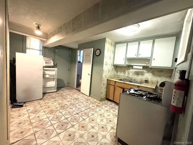 Single-family home located at 625 E 93rd St, Brooklyn, NY 11236 - photo 6