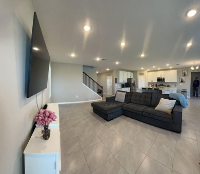 Buyers financing fell thru, exquisite waterfront luxury home - photo 16