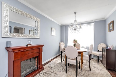 Bright 3-bedroom, 2-bathroom co-op in the heart of Long Beach - photo 6