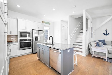 Sleeping up to 10 guests, 62 Charming Way offers two bedrooms - photo 10