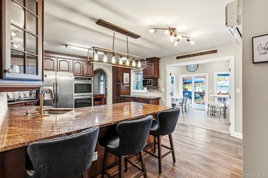 Feel like you're on vacation every day in this private Mastic - photo 8