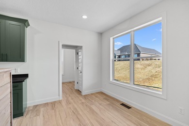 Remarkable new construction in premier lakefront community - photo 11