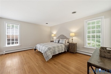 Gorgeous one owner well maintained custom built home in Bexley! - photo 15