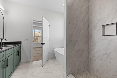 Remarkable new construction in premier lakefront community - photo 19
