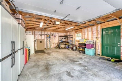 Tucked away in a small, quiet neighborhood with minimal traffic - photo 25