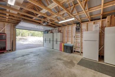 Tucked away in a small, quiet neighborhood with minimal traffic - photo 26