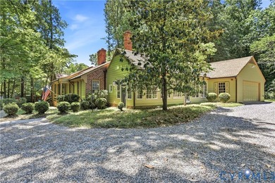 Gorgeous one owner well maintained custom built home in Bexley! - photo 32