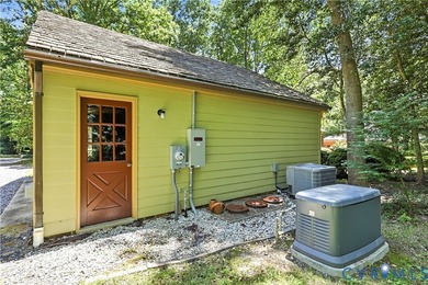 Gorgeous one owner well maintained custom built home in Bexley! - photo 35