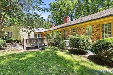Gorgeous one owner well maintained custom built home in Bexley! - photo 40