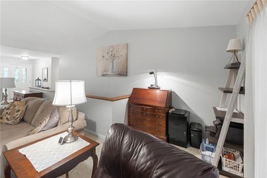 Discover an exceptional retreat in Westminster, where privacy - photo 6