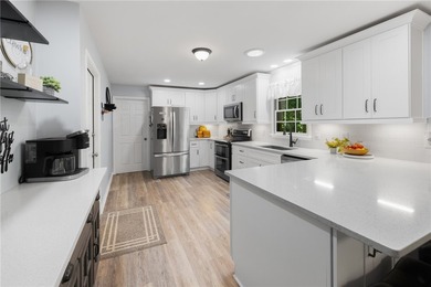 Discover an exceptional retreat in Westminster, where privacy - photo 9