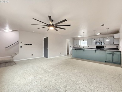 Well-maintained and turn-key, this 3 bedroom, 1.5 bathroom condo - photo 5