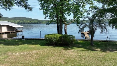 Embrace the beauty of lakeside living in this magnificent home - photo 11