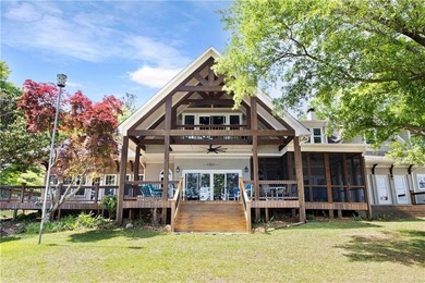 Embrace the beauty of lakeside living in this magnificent home - photo 12