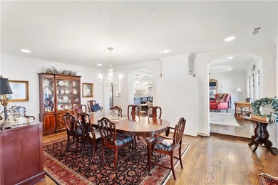 Embrace the beauty of lakeside living in this magnificent home - photo 19
