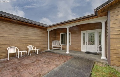 Pristine one level Executive Home with an out of this world Shop - photo 6