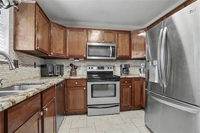 Beautiful 5-bedroom, 3.5-bath home offering space, flexibility - photo 12