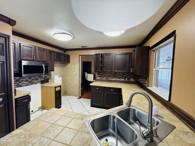 Opportunity awaits with this spacious 5-bedroom, 2-bath home - photo 12