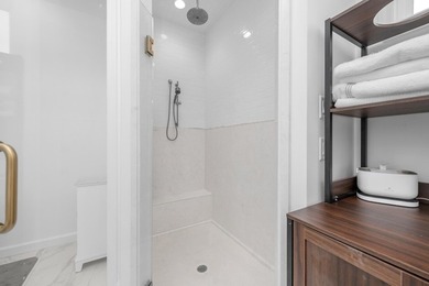 OFFERING $20,000 in buyer closing cost!! This home offers a - photo 22