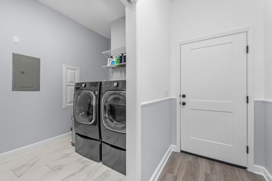 OFFERING $20,000 in buyer closing cost!! This home offers a - photo 26