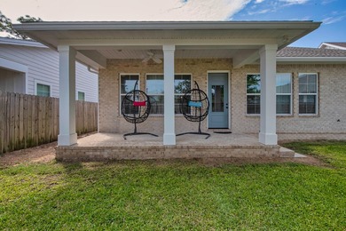 OFFERING $20,000 in buyer closing cost!! This home offers a - photo 28