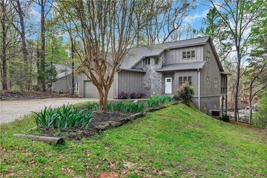 LAKE KEOWEE HOME WITH VACATION RENTAL HISTORY! Welcome to 125 - photo 1