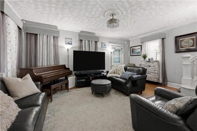 Rare Oversized Double Lot | R3 Zoning | Exceptional Outdoor - photo 4