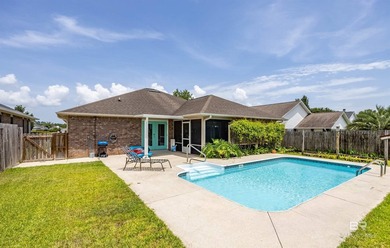 Beautiful 3-bedroom, 2-bath brick home offering comfort - photo 3