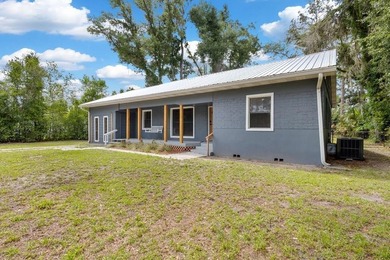 Completely remodeled and move in ready! This 3 bedroom, 2 - photo 2