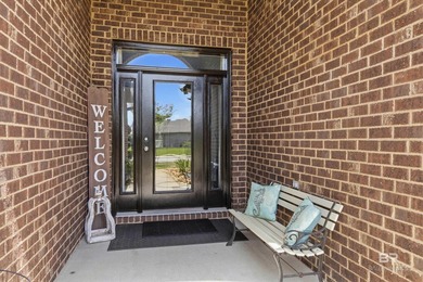 This coastal home located in Andhurst Walk is completely updated - photo 3