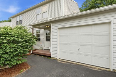 This move-in-ready Colchester Village condo offers fresh paint - photo 4