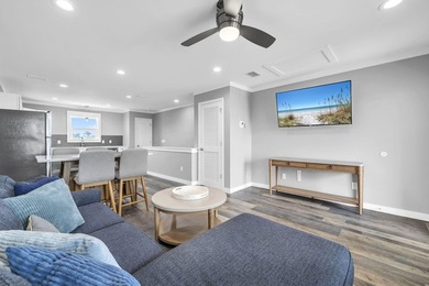 Directly across the street from the Gulf, this 2 bedroom, 2 - photo 6