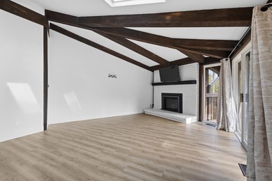 Beautiful 2-bed, 1 bath condo in desirable Abbey Hill featuring - photo 15