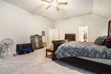 Welcome to this elegant 4-bedroom, 2.5-bath traditional home in - photo 16